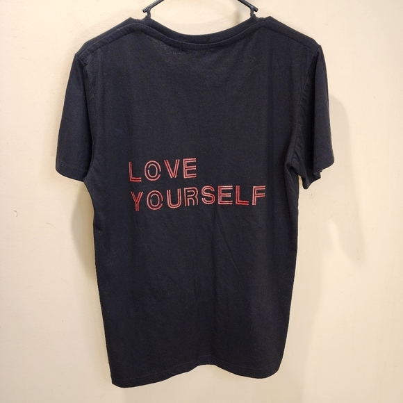 Wan Chen Black BTS World Tour Tshir Fits M/L - Picture 3 of 10